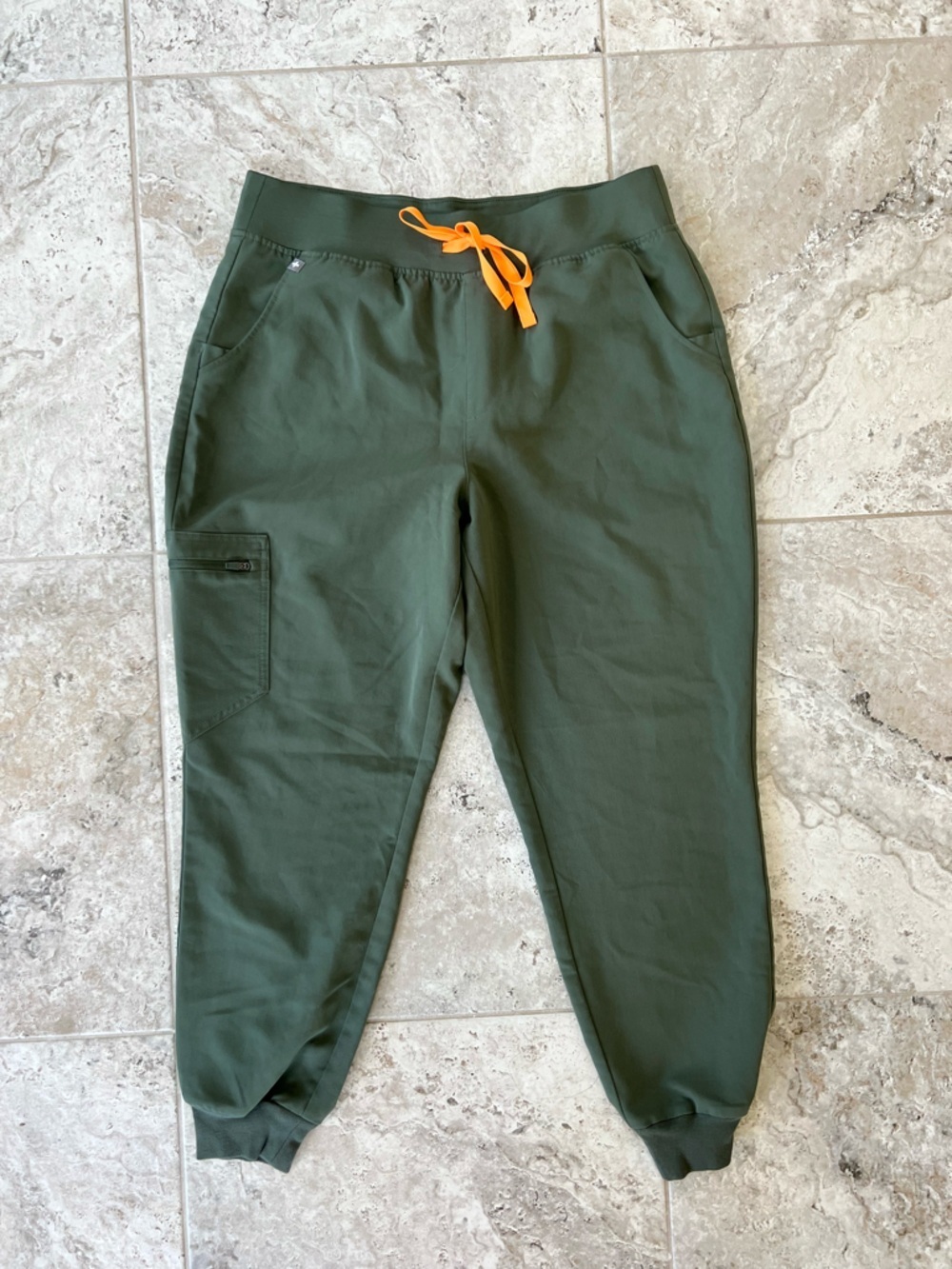 FIGS Zamora Jogger Scrub Pants in Olive Green w/ Orange Drawstring, size L/P
